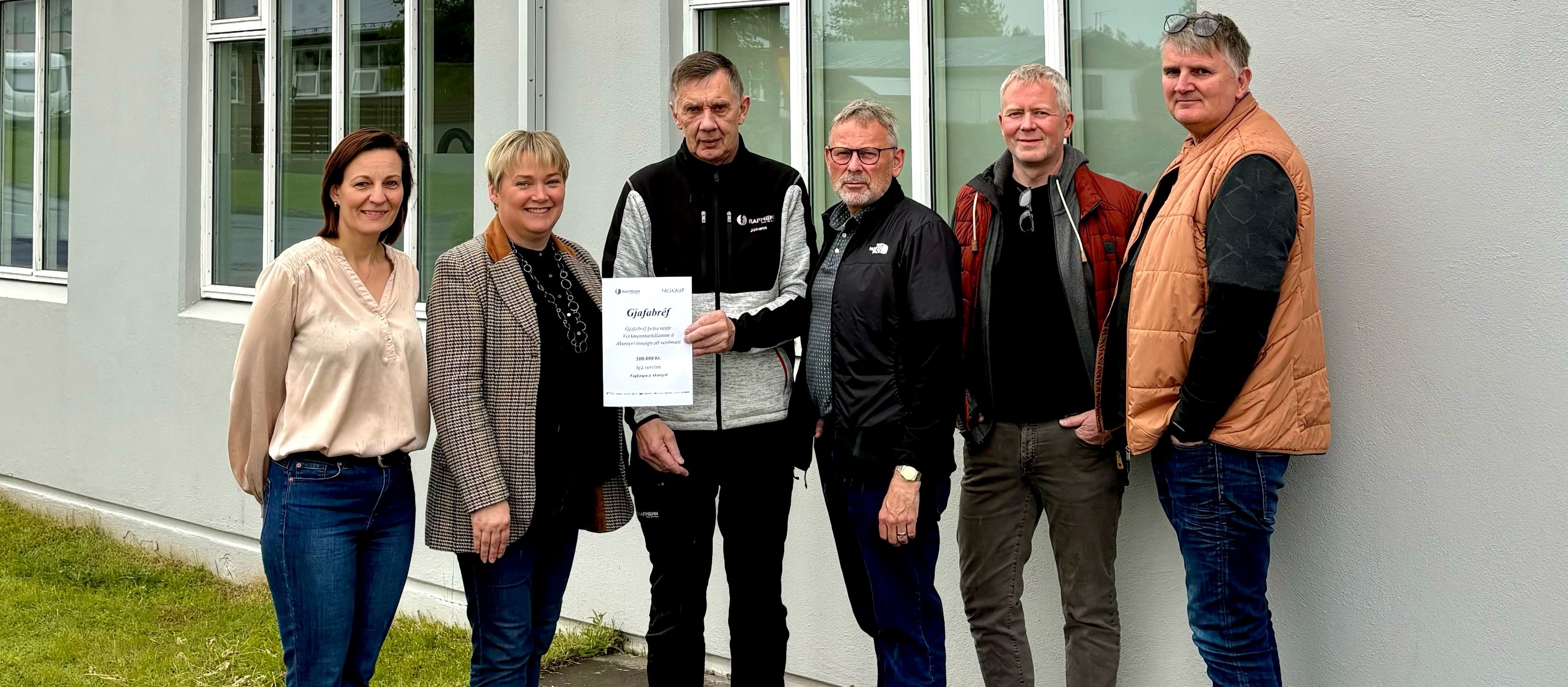 Rafmenn ehf styrkja rafiðnaðardeild VMA