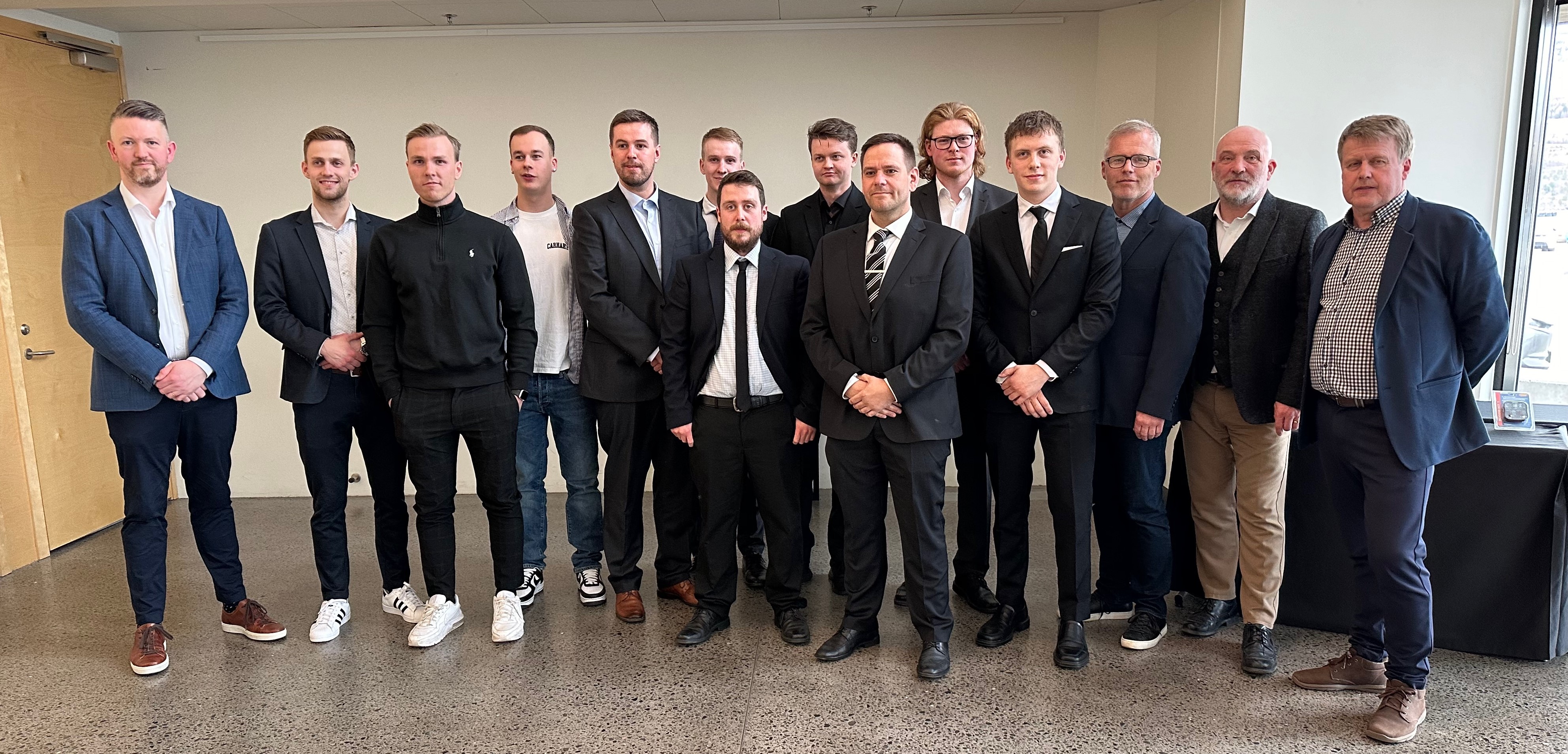 Afhending sveinsbréfa í raf- og rafeindavirkjun